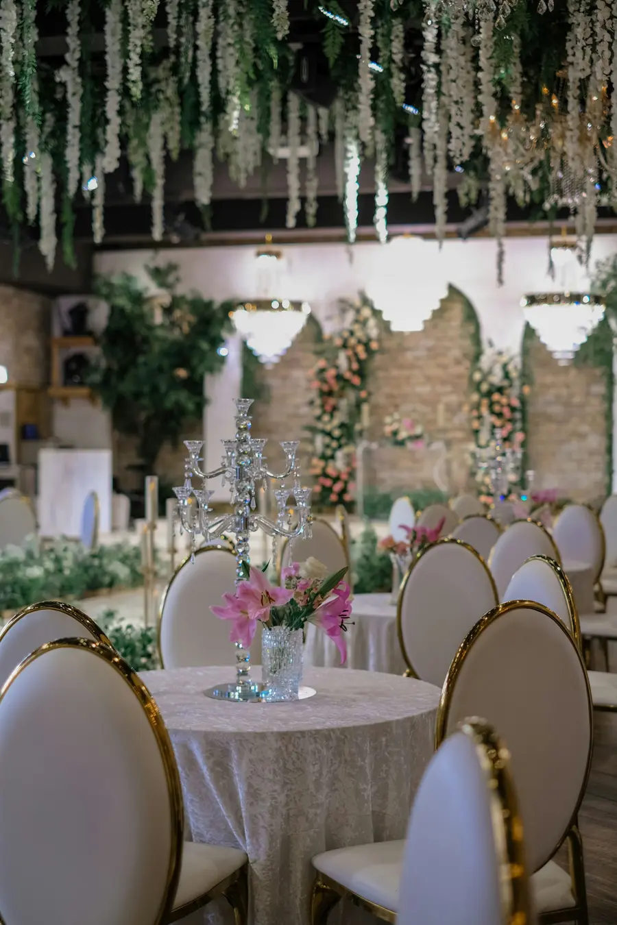 Décoration florale d’une table de réception